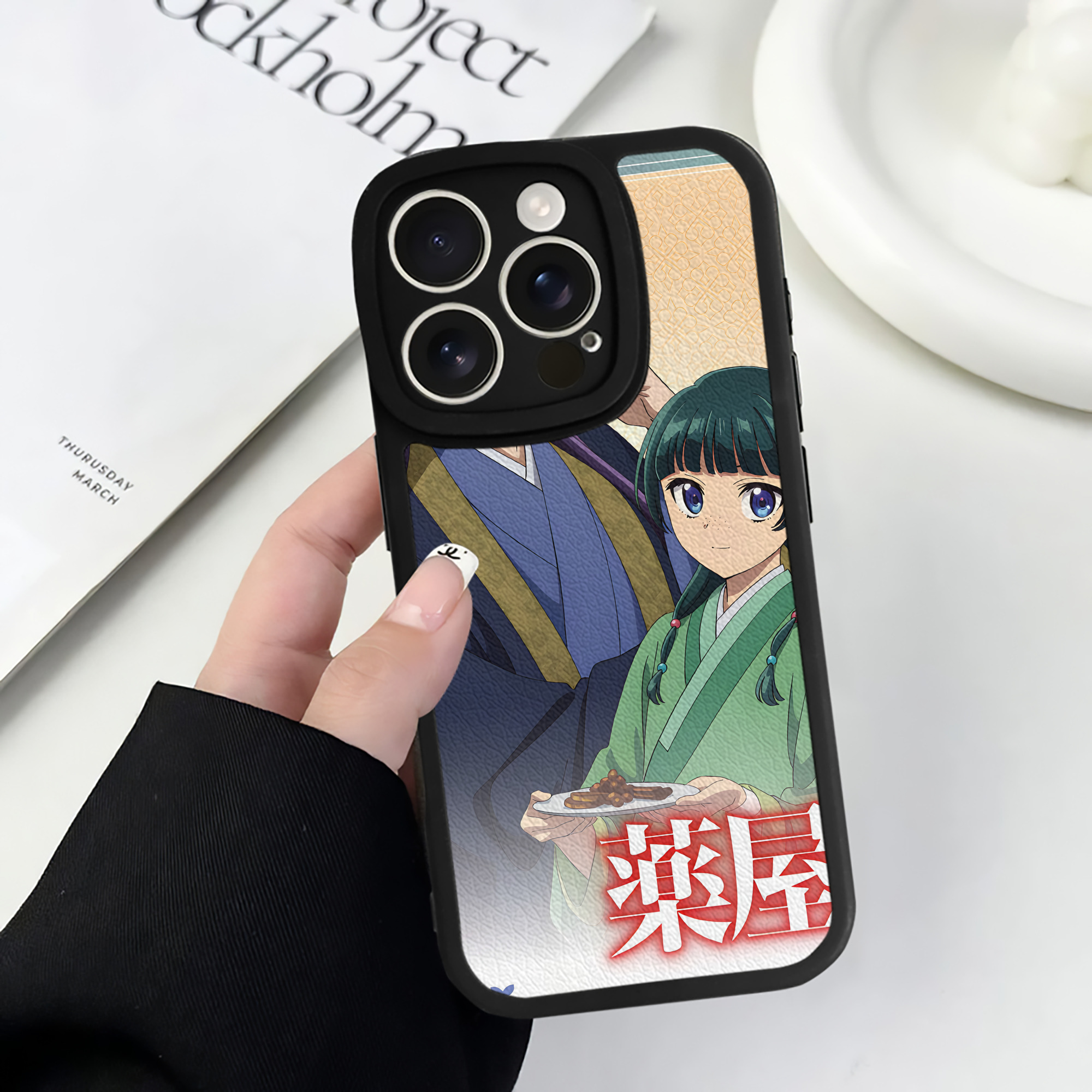 （画像用） 薬屋のひとりごと The Apothecary Diaries 【iPhone 16シリーズ対応】シリコンスマホケース（レザー調） 材質：シリコン